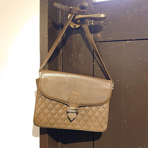 【YvesSaintLaurent】 YSL キルティングレザー ショルダーバッグ レザー カーキ.