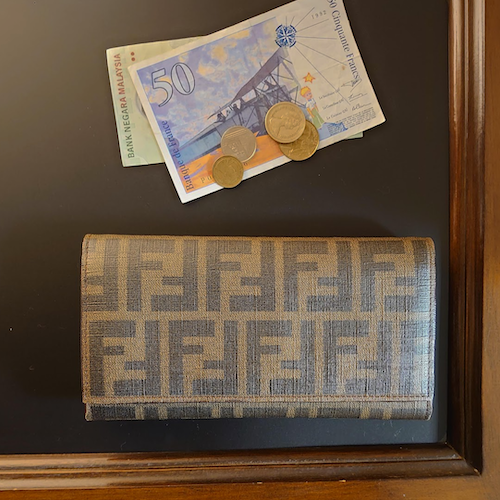 FENDI フェンディ ズッカ柄 長財布 ホック式 8M0000.