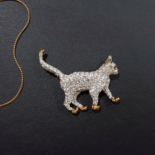 【SWAROVSKI】 スワロフスキー キャットブローチ 白猫.