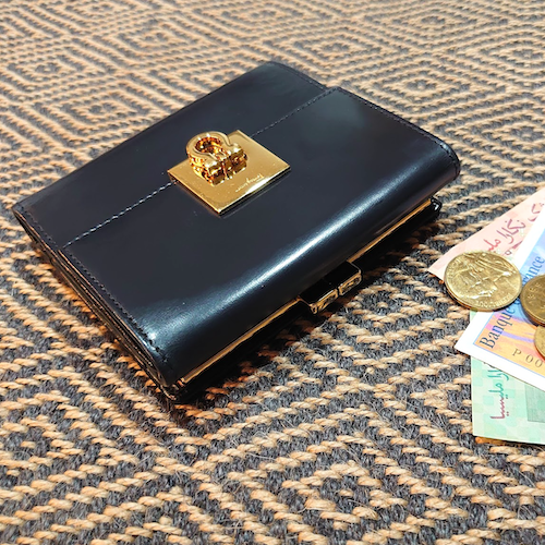【Salvatore Ferragamo】サルヴァトーレ フェラガモ ガンチーニ がま口財布.