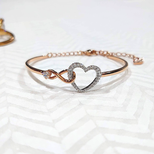 【SWAROVSKI】 ブレスレット バングル インフィニティハート.