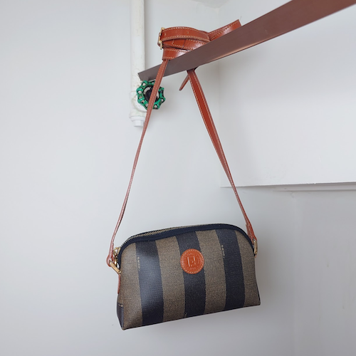 ヴィンテージ FENDI フェンディ ペカン ショルダーバッグ クロスボディ.