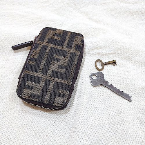 FENDI フェンディ ズッカ柄 6連キーケース ラウンドファスナー 07 15719.