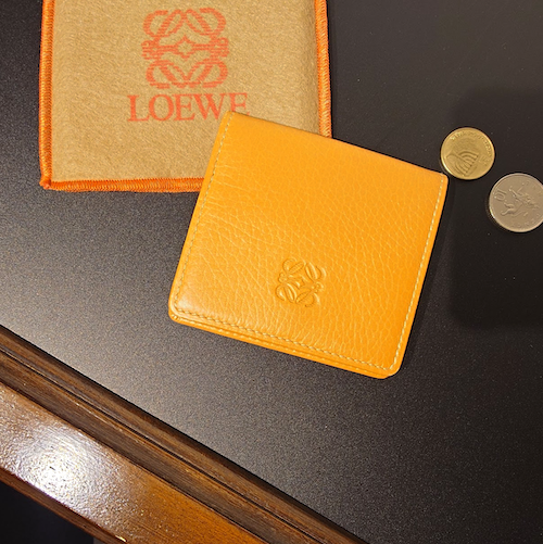 LOEWE ロエベ ホック式 ボックス型 コインケース 折りたたみ 小銭入れ アナグラム レザー.