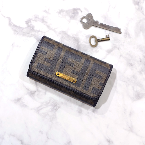 FENDI フェンディ ズッカ柄 6連キーケース ゴールド ロゴプレート 8AP079.