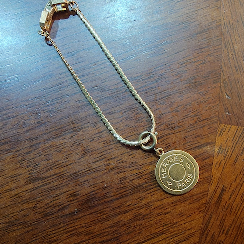 HERMES エルメス セリエ チャーム・ペンダントトップ ゴールド .