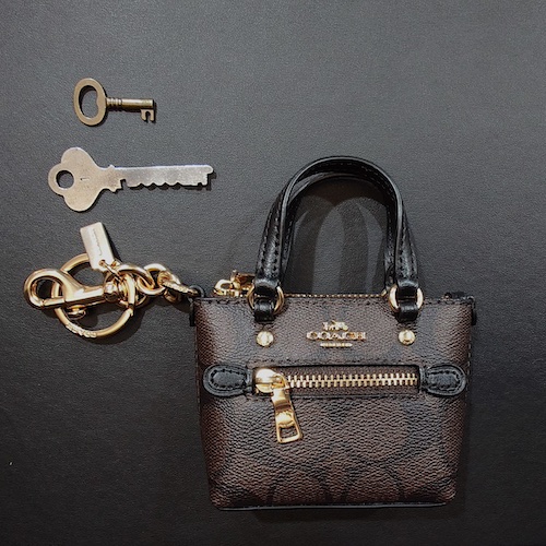 COACH コーチ シグネチャー バッグチャーム  キーホルダー ミニバッグ ギャラリートート.
