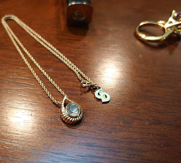 【Christian Dior】ドロップトップ ゴールドネックレス