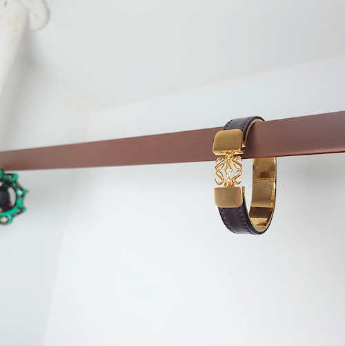 LOEWE ロエベ アナグラム バングル ブレスレット ゴールド ダークブラウン レザー.