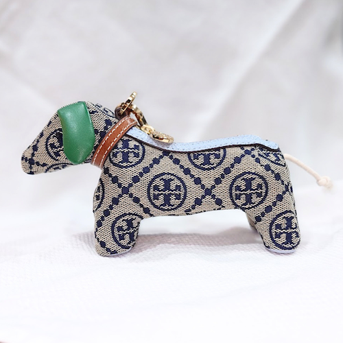 TORY BURCH トリーバーチ Tモノグラム 犬型ドッグモチーフ バッグチャーム コインケース.