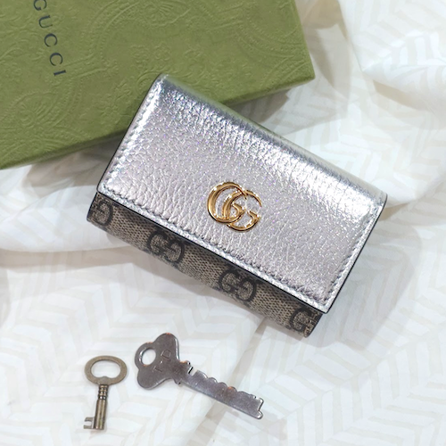 日本限定 GUCCI グッチ 6連キーケース GGマーモント バイカラー シルバー 456118.