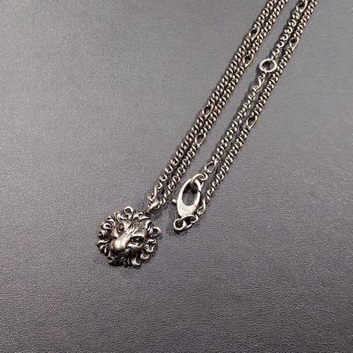 GUCCI グッチ ライオンヘッド ネックレス ペンダント シルバー.