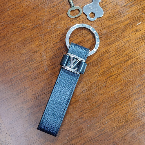 LOUIS VUITTON ルイヴィトン LV ドラゴンヌ M62706 キーホルダー キーリング