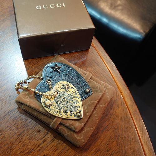 GUCCI グッチ 紋章 クレスト チャーム キーホルダー 騎士 ヒステリア.