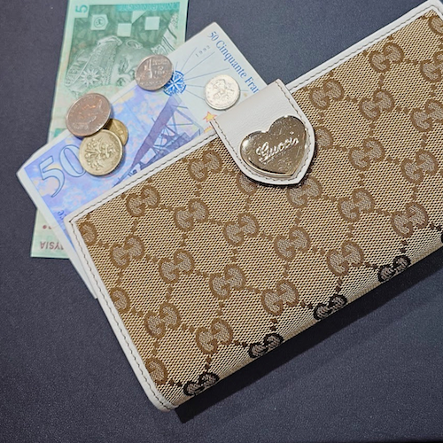 SALE!GUCCI グッチ Wホック 長財布 ラブリーハート GGキャンバス レザー.