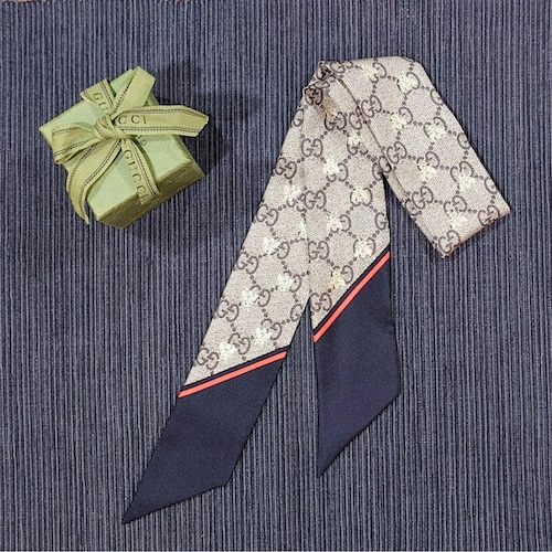 GUCCI グッチ ビー ハチ スカーフ ネックボウ GG柄 ベージュ.