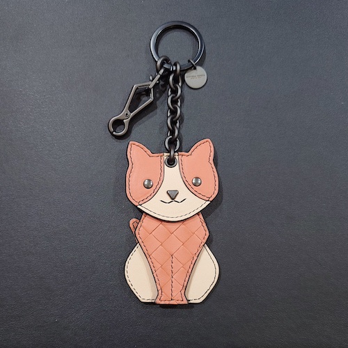 BOTTEGA VENETA ボッテガ ヴェネタ イントレチャート キャット 猫 バッグチャーム.