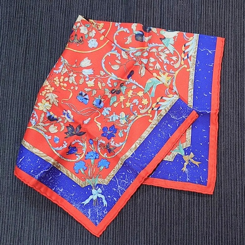 HERMES エルメス シルク ミニスカーフ カレ45 レッド ブルー.