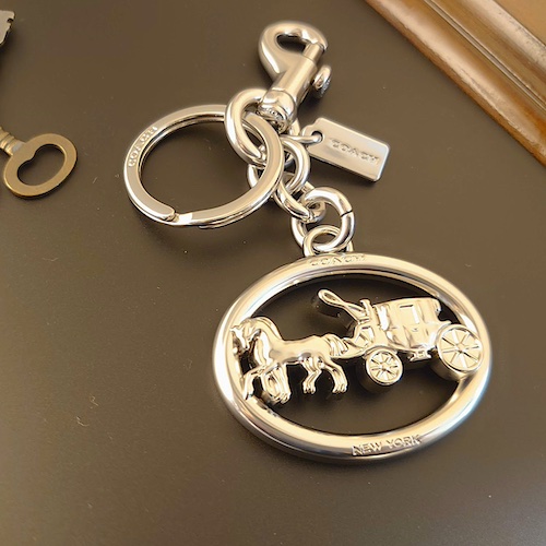 COACH コーチ 馬車柄 キーホルダー チャーム シルバー.