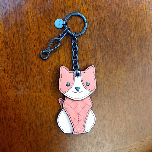BOTTEGA VENETA イントレチャート キャット 猫 ねこ バッグチャーム キーホルダー.