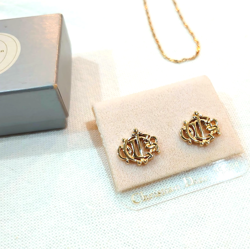 【ChristianDior】 クリスチャン ディオール ヴィンテージピアス ロゴ .