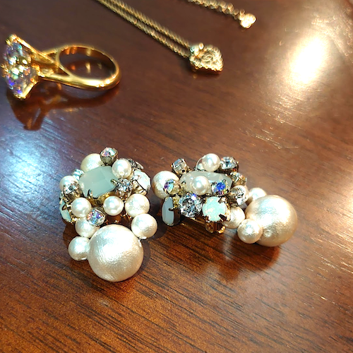【SALE！ハンドメイド・アクセサリー】スワロフスキー イヤリング.