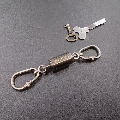 GUCCI グッチ ダブルフック カラビナ ギミック キーホルダー キーリング チャーム シルバー.