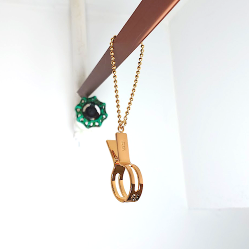 LOEWE ロエベ アナグラム グローブホルダー チャーム ゴールド.