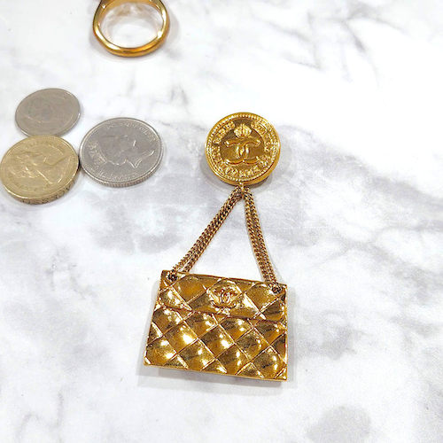 【CHANEL】シャネル  マトラッセ ココマーク ブローチ.