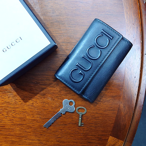 GUCCI グッチ エンボスロゴ  6連キーケース レザー ブラック.