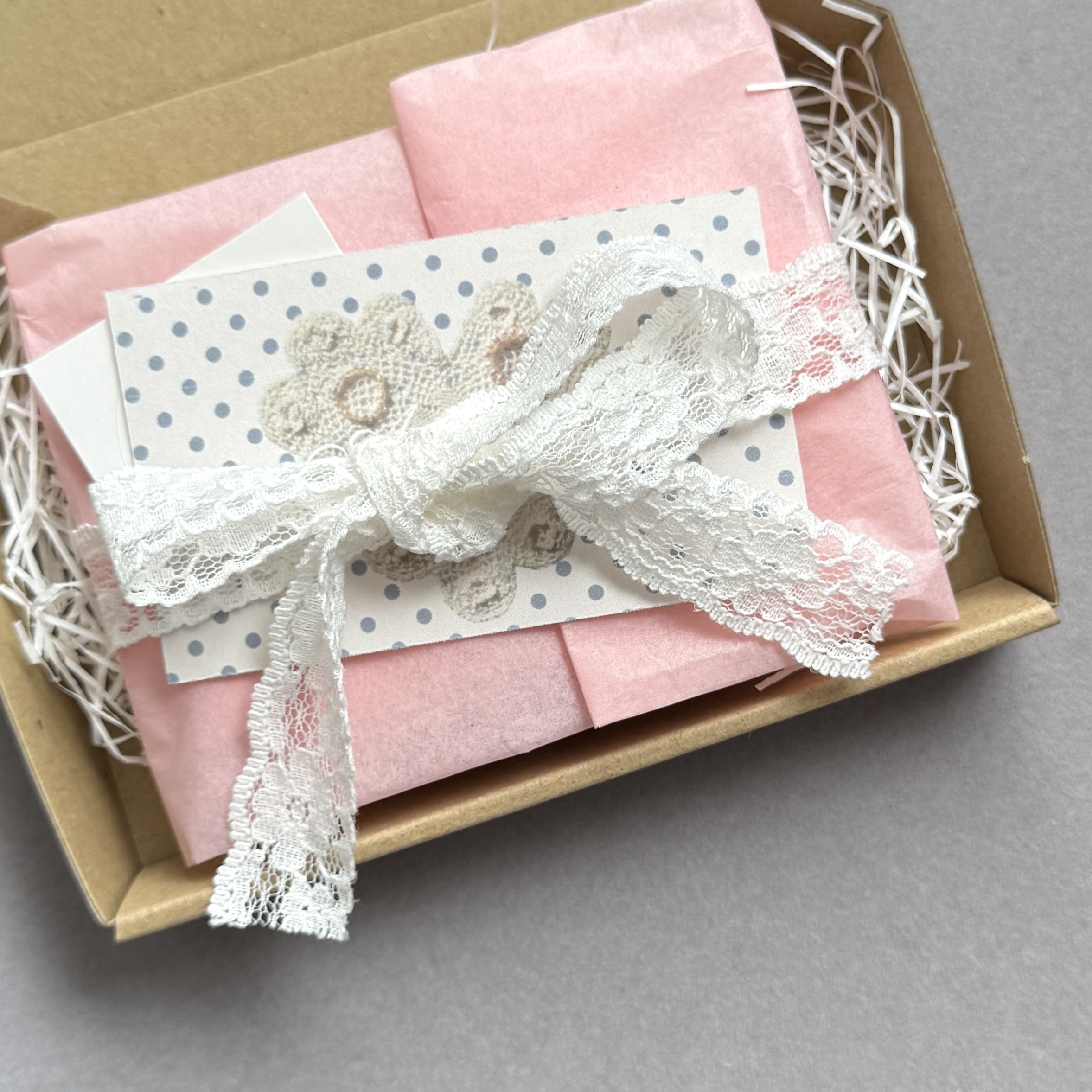 ホリデーシーズン限定ギフトラッピングとお知らせ