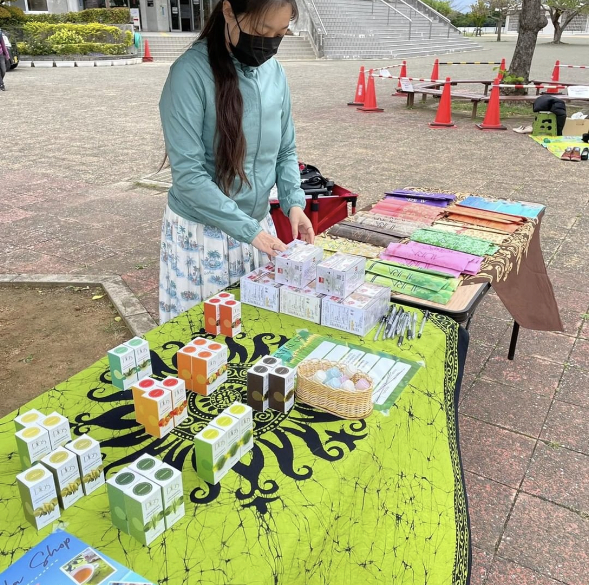 宜野湾海浜公園でフリマ