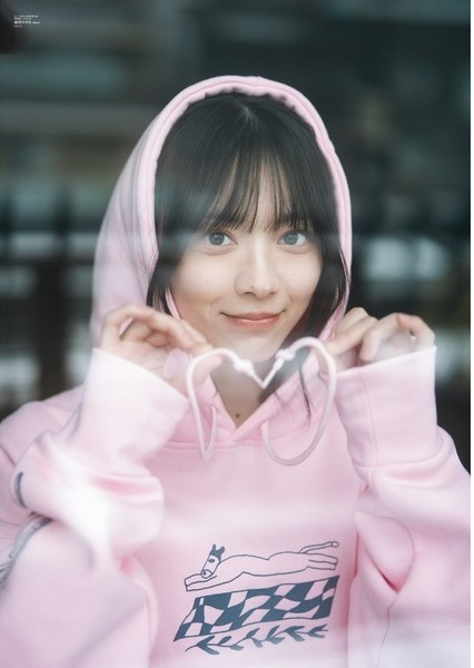 B.L.T.2024年4月号【セブンネット限定特典：小川彩（乃木坂46）　 ポストカード1枚付き】