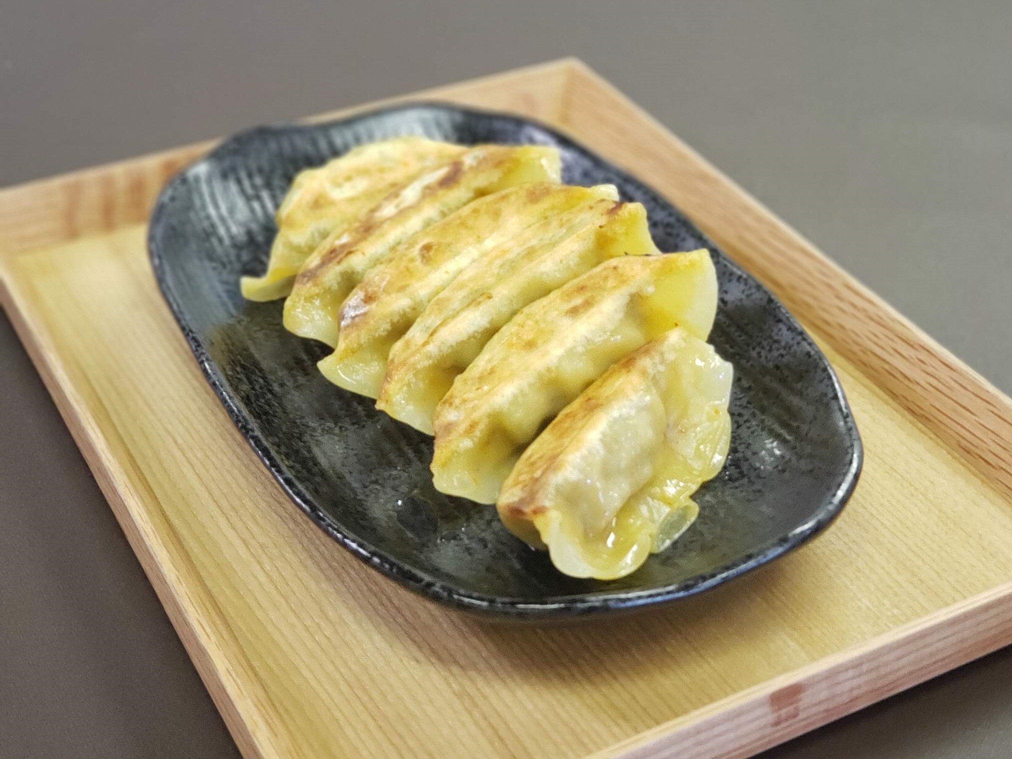 餃子一筋にこにこ便り２２３ ～千葉から全国に広がる笑顔になる餃子～ 「お陰様で、カレー餃子人気です！