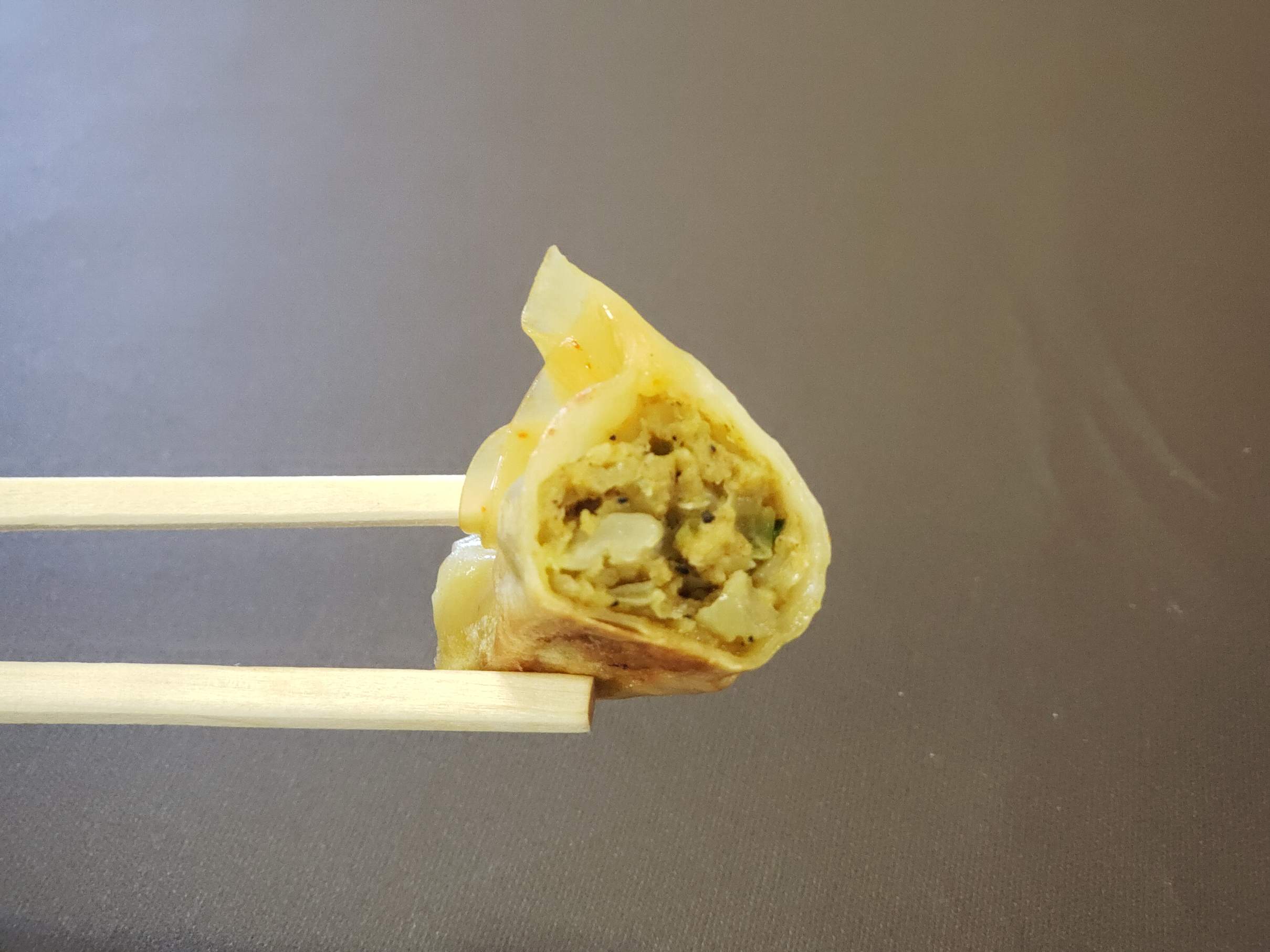 餃子一筋にこにこ便り２４２ ～千葉から全国に広がる笑顔になる餃子～ 「お陰様で、カレー餃子人気です！