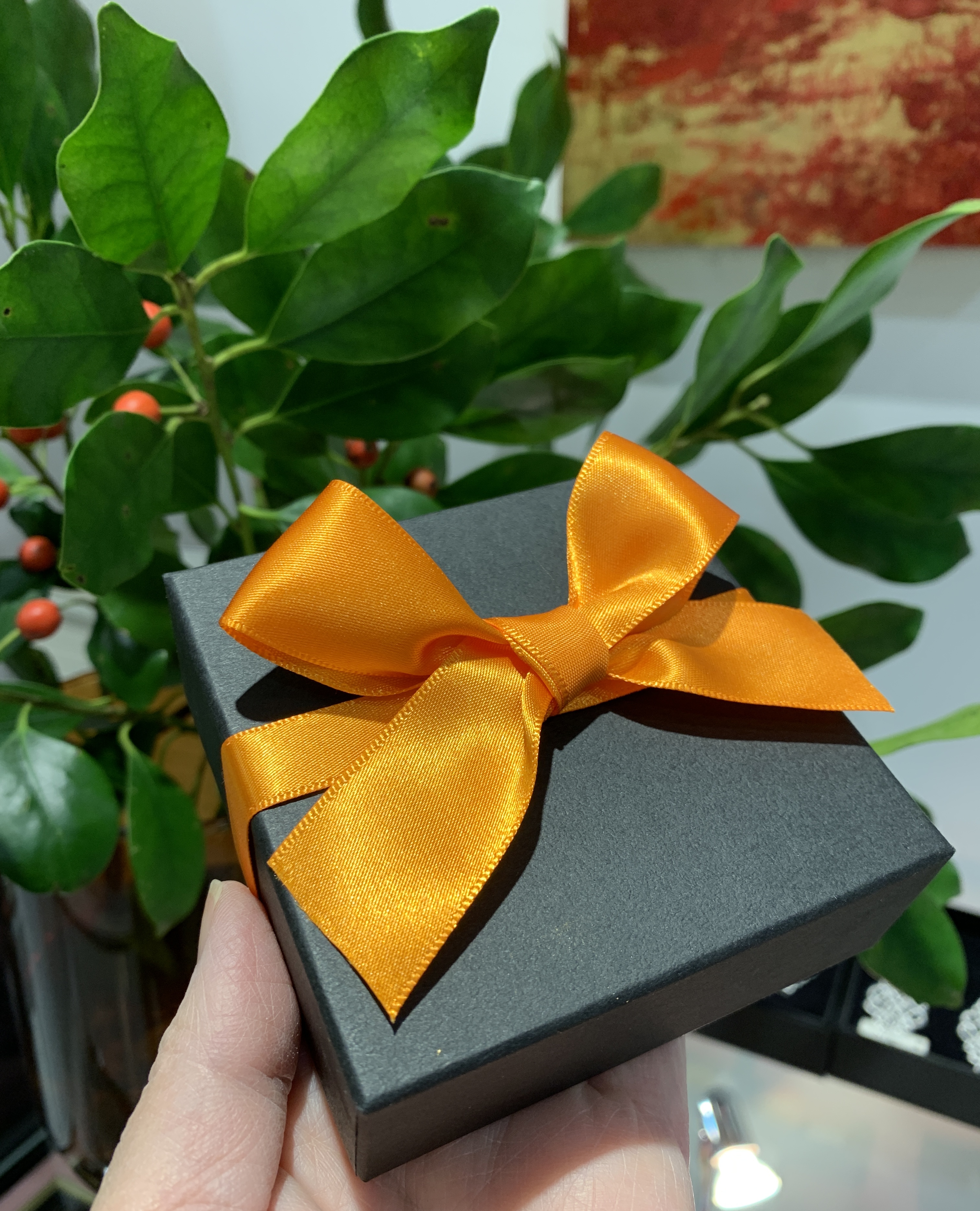 Gold-Knotは、オレンジのリボンでプレゼント対応しております