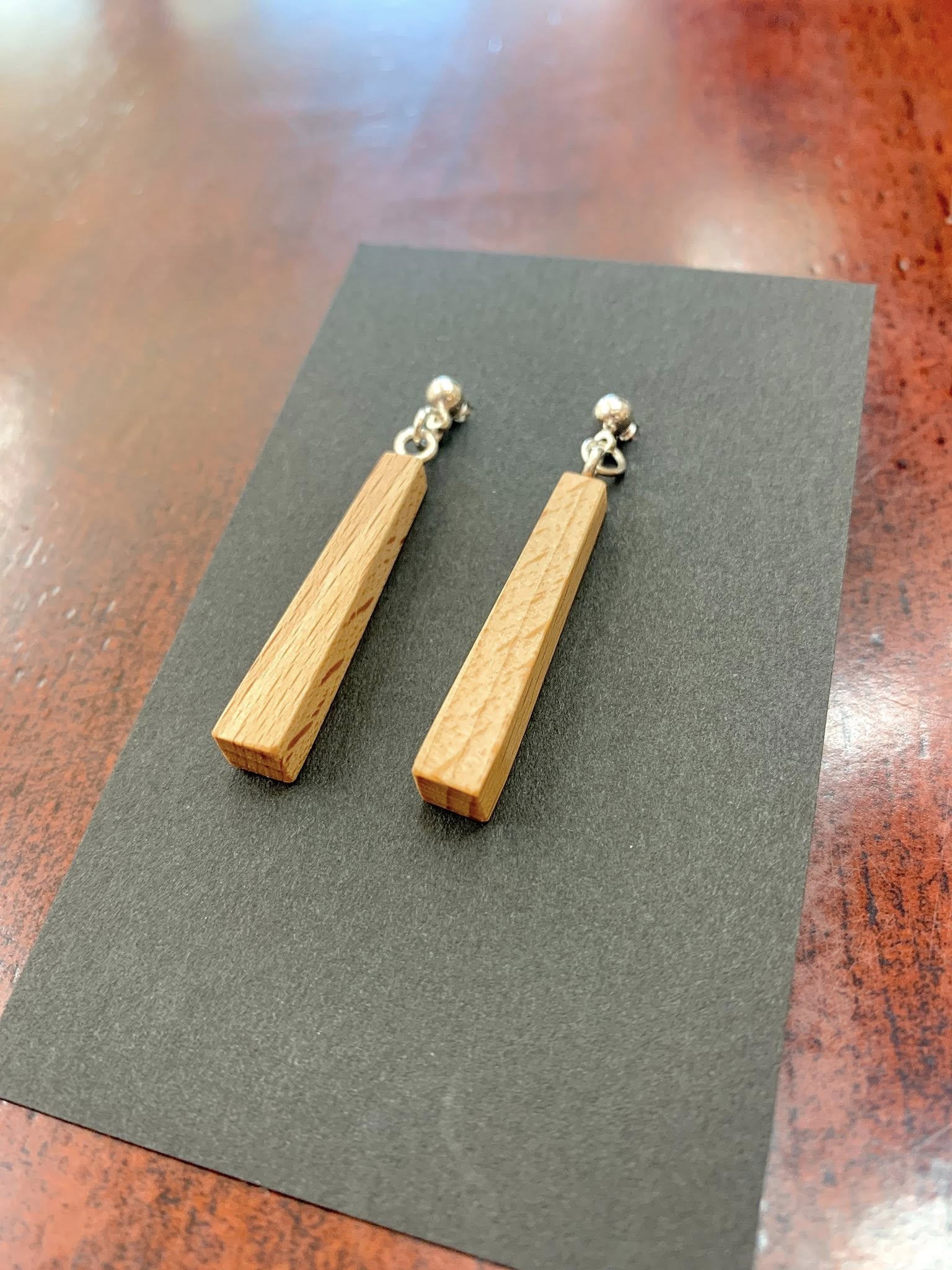 木製の可愛いピアスの販売をはじめました！