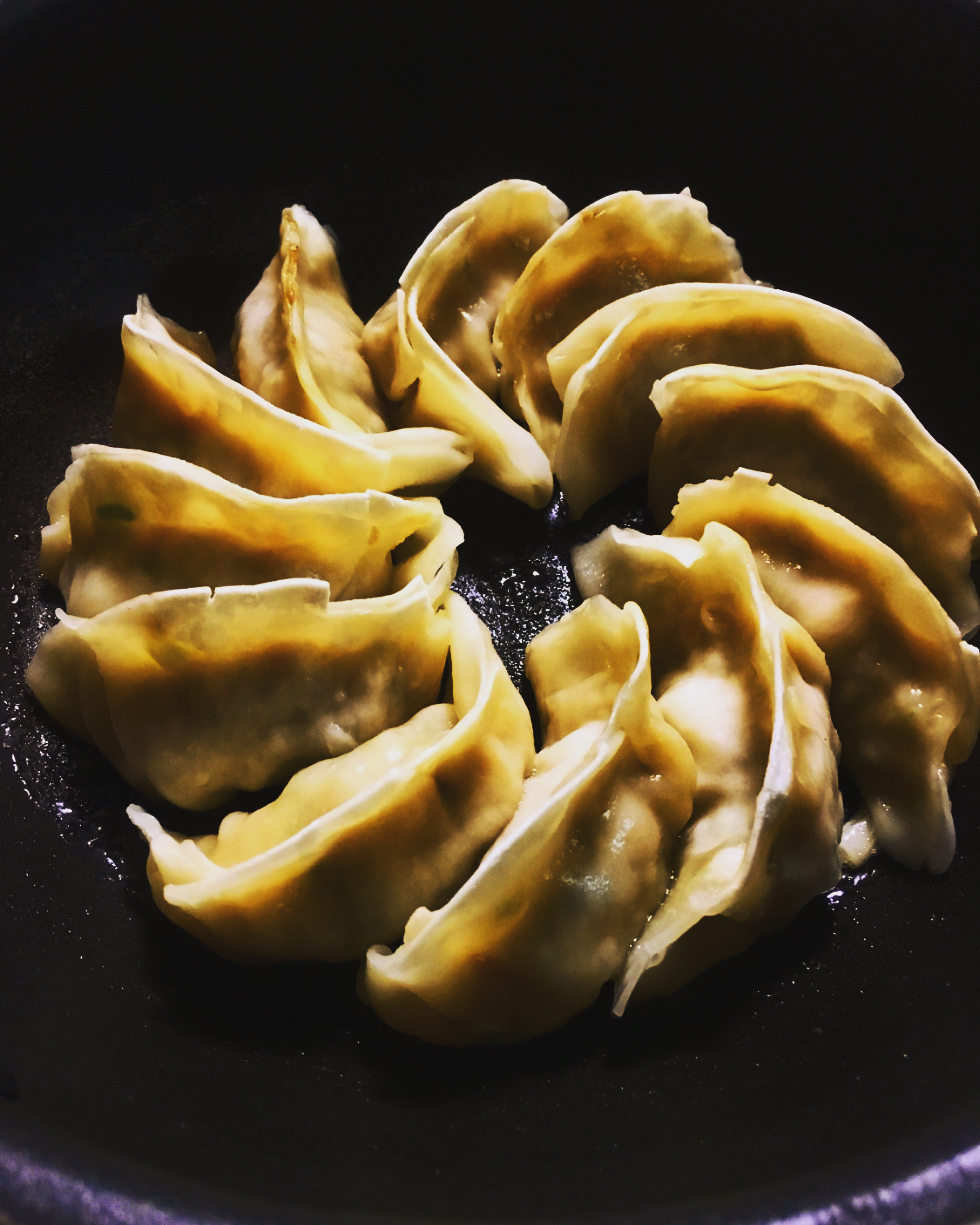 頑固に流行りに流されない、、老舗餃子の味