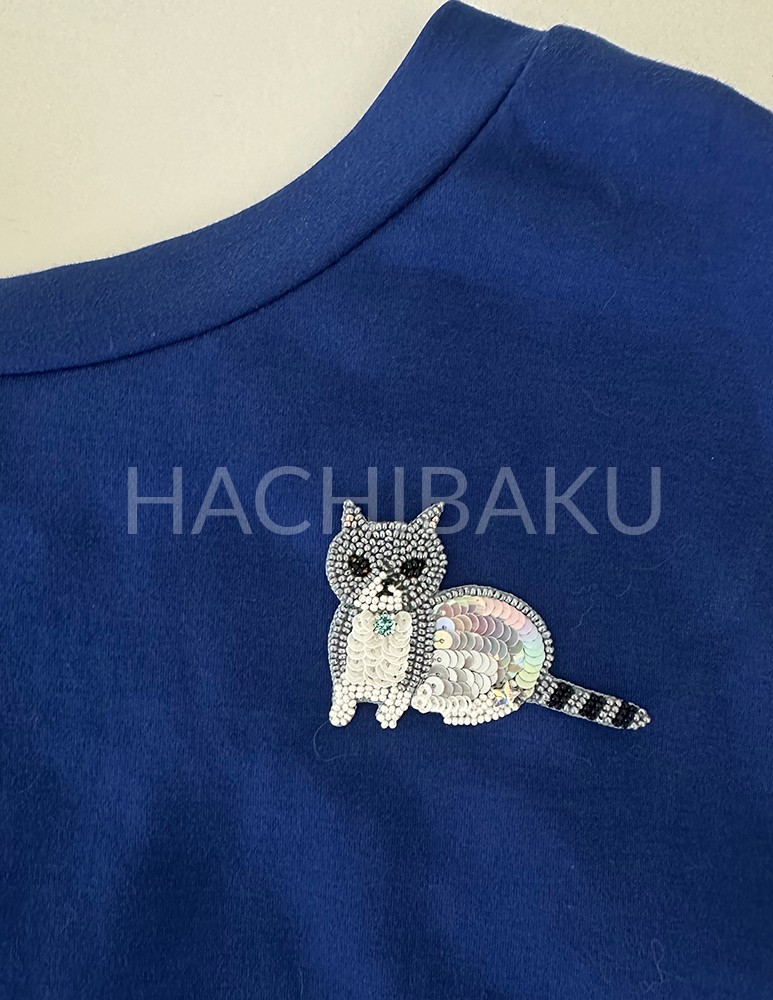 猫のブローチ
