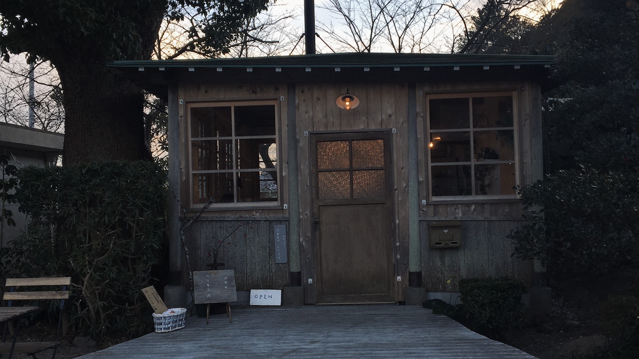 考えすぎる夜に。思考をゆるめるフローラル&ハーブの落ち着きブレンド