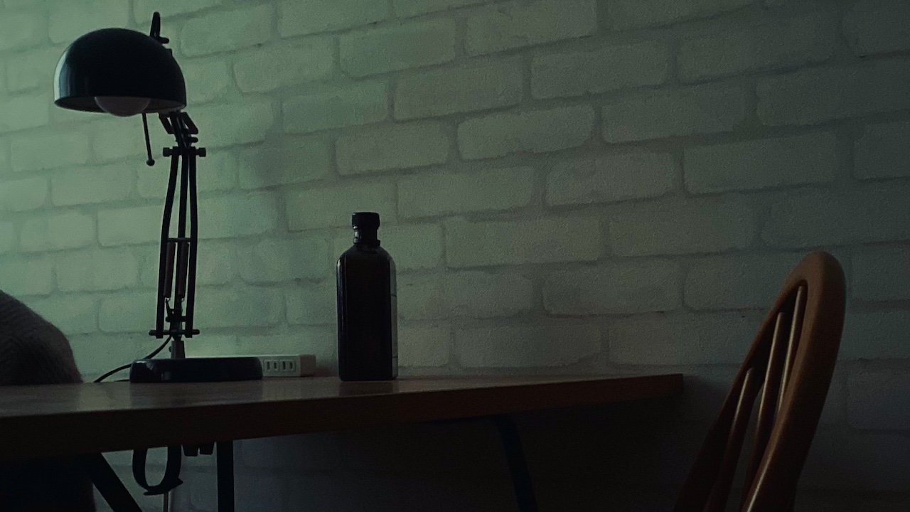 整えすぎないセルフケア ― 強く香らない夜の整え方