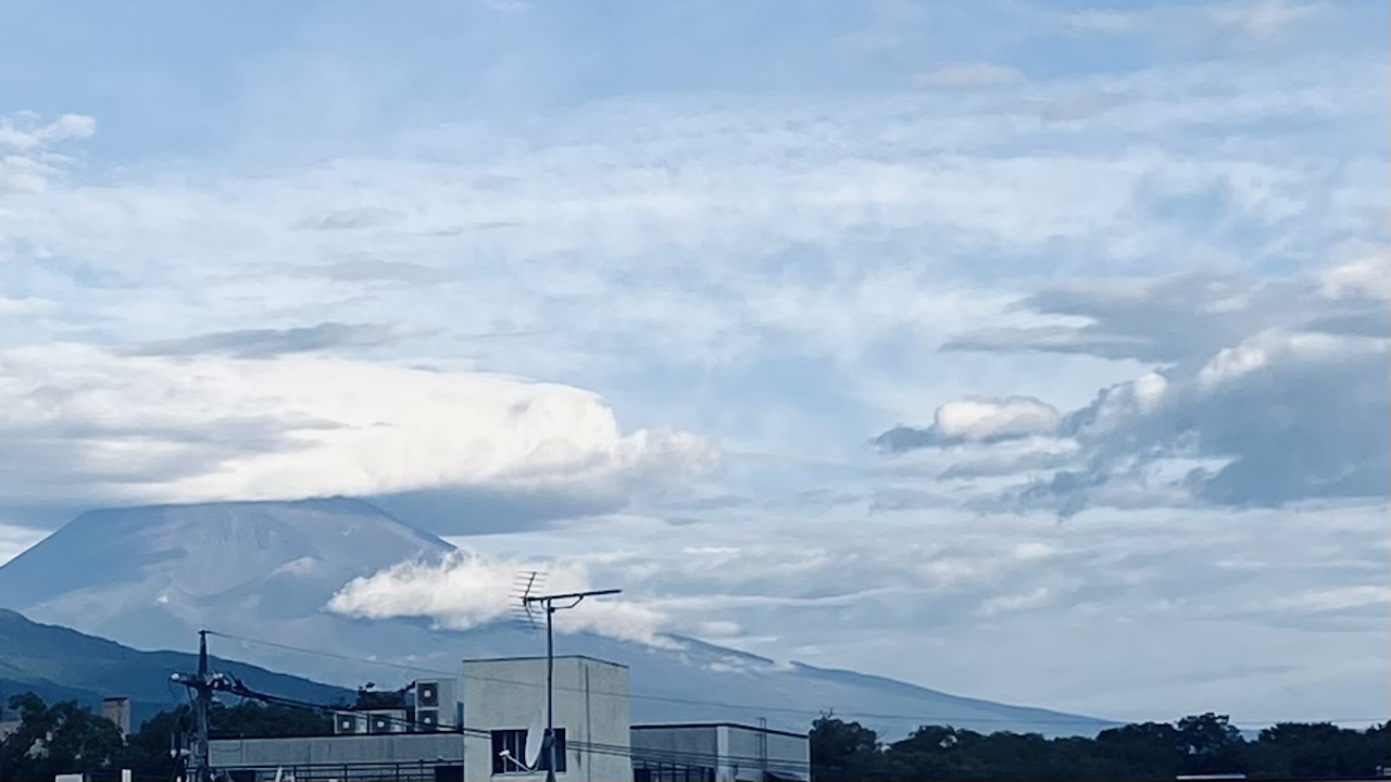 秋深まる朝、静けさをまとう ― 冬のはじまりの香り支度