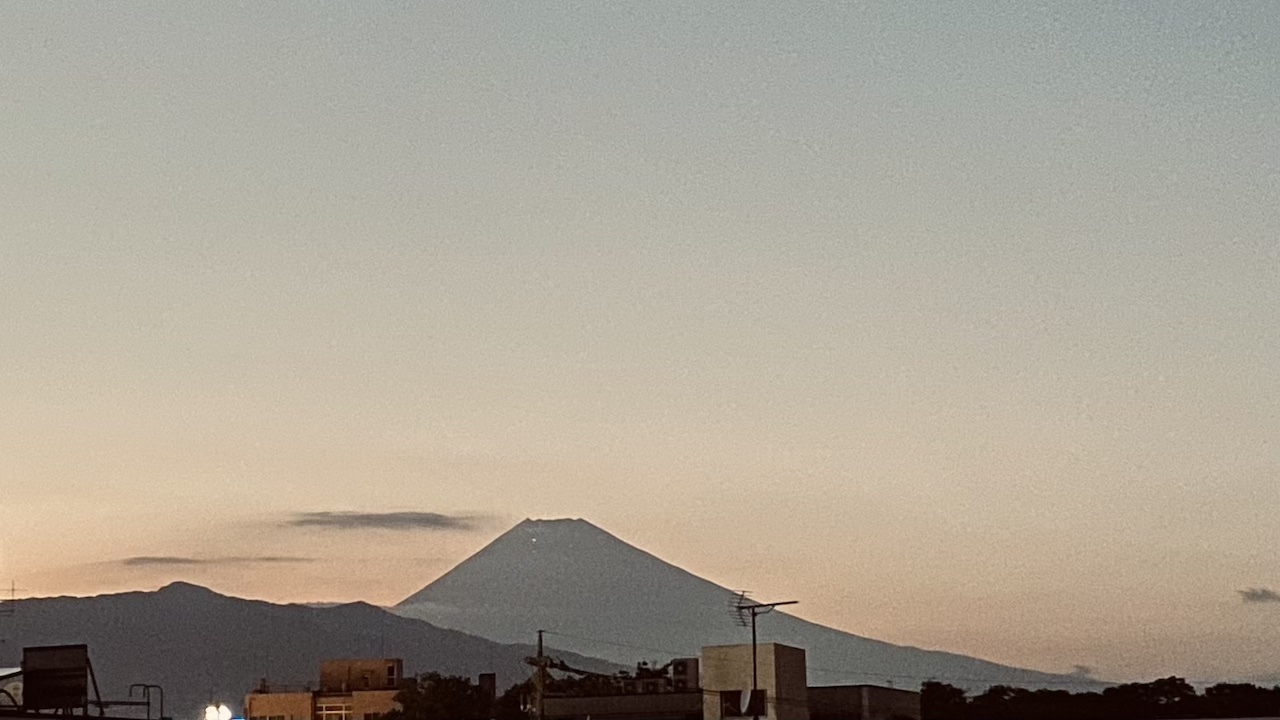 夏の余白に、ただ身をゆだねる夜