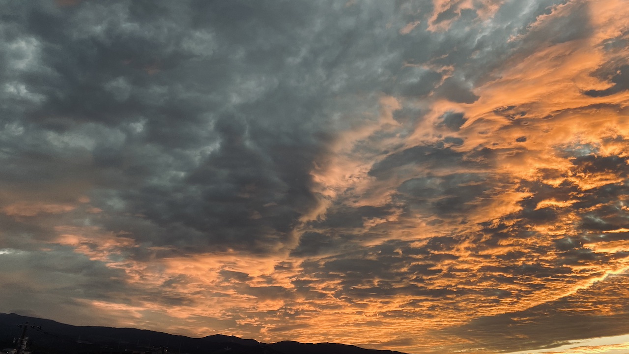 季節の変わり目におすすめ。“空気をまとう”ような香り3選