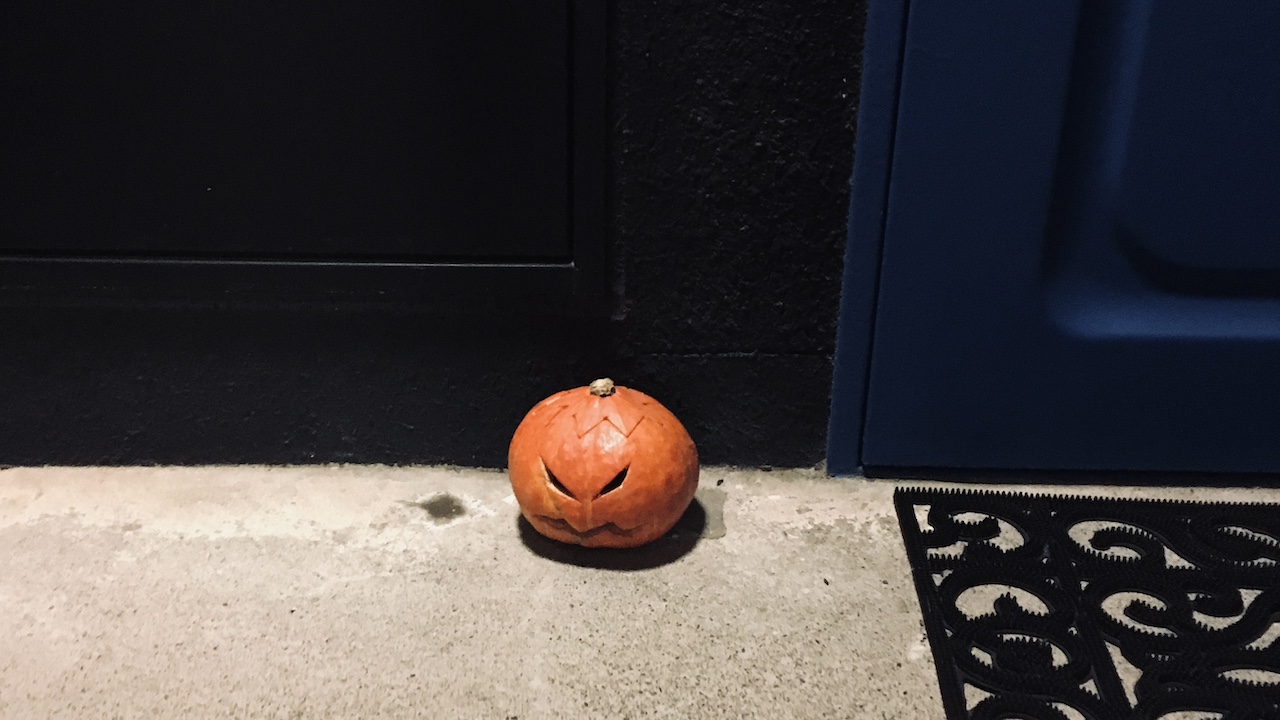 にぎわいの前に、静かな夜を整える ― ハロウィン前夜のリラックス習慣