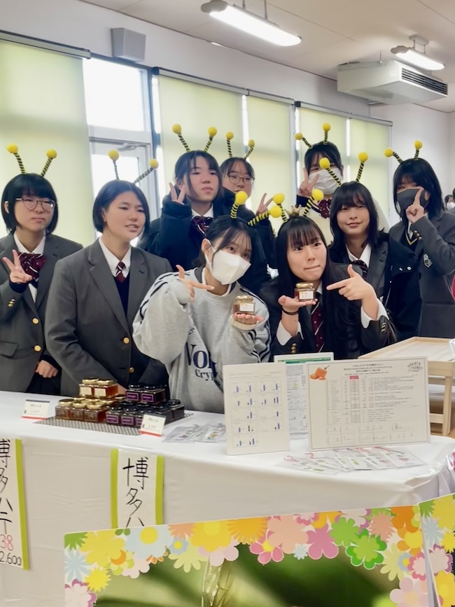 大盛況の女子商マルシェ✨