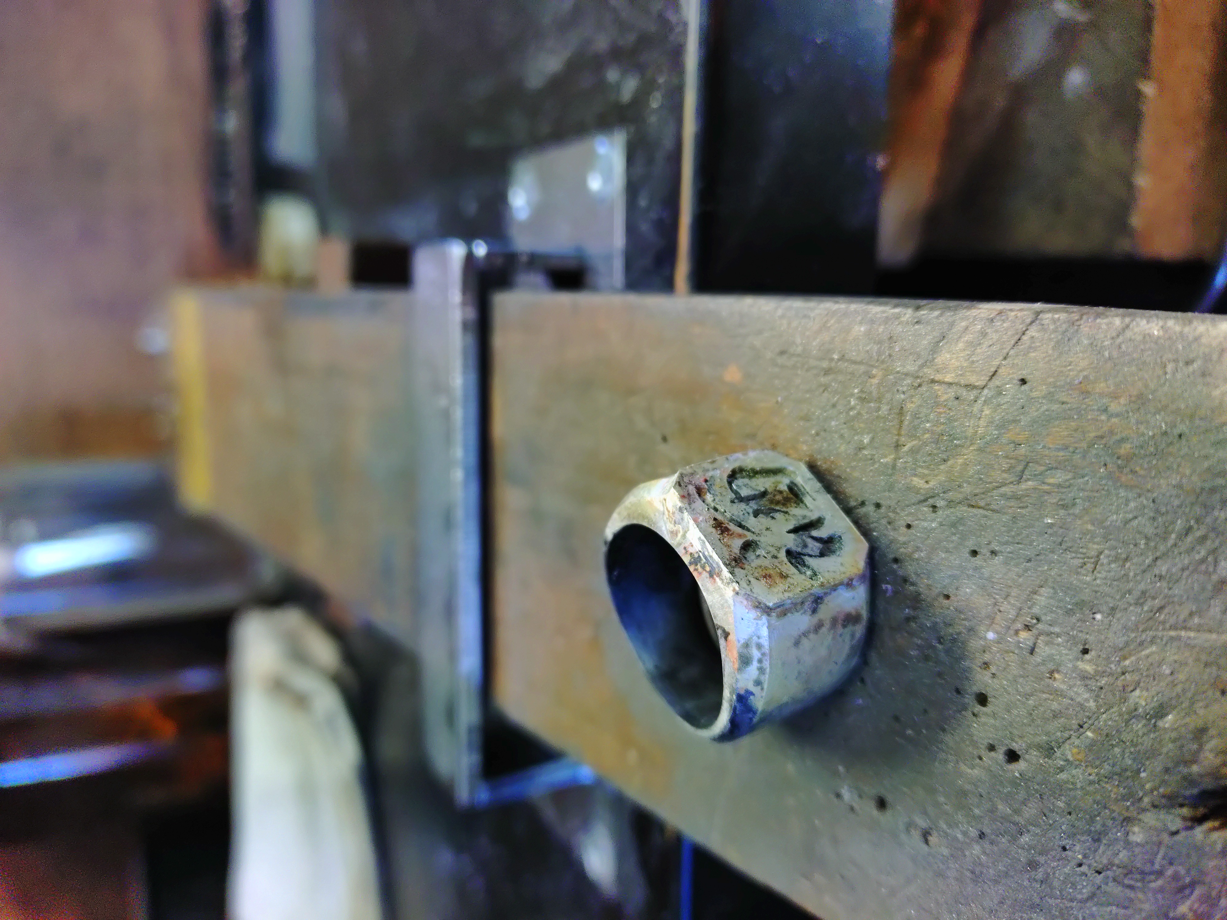 酒飲みのためのリング制作中 / 杯を重ねる時間に寄り添うシルバー