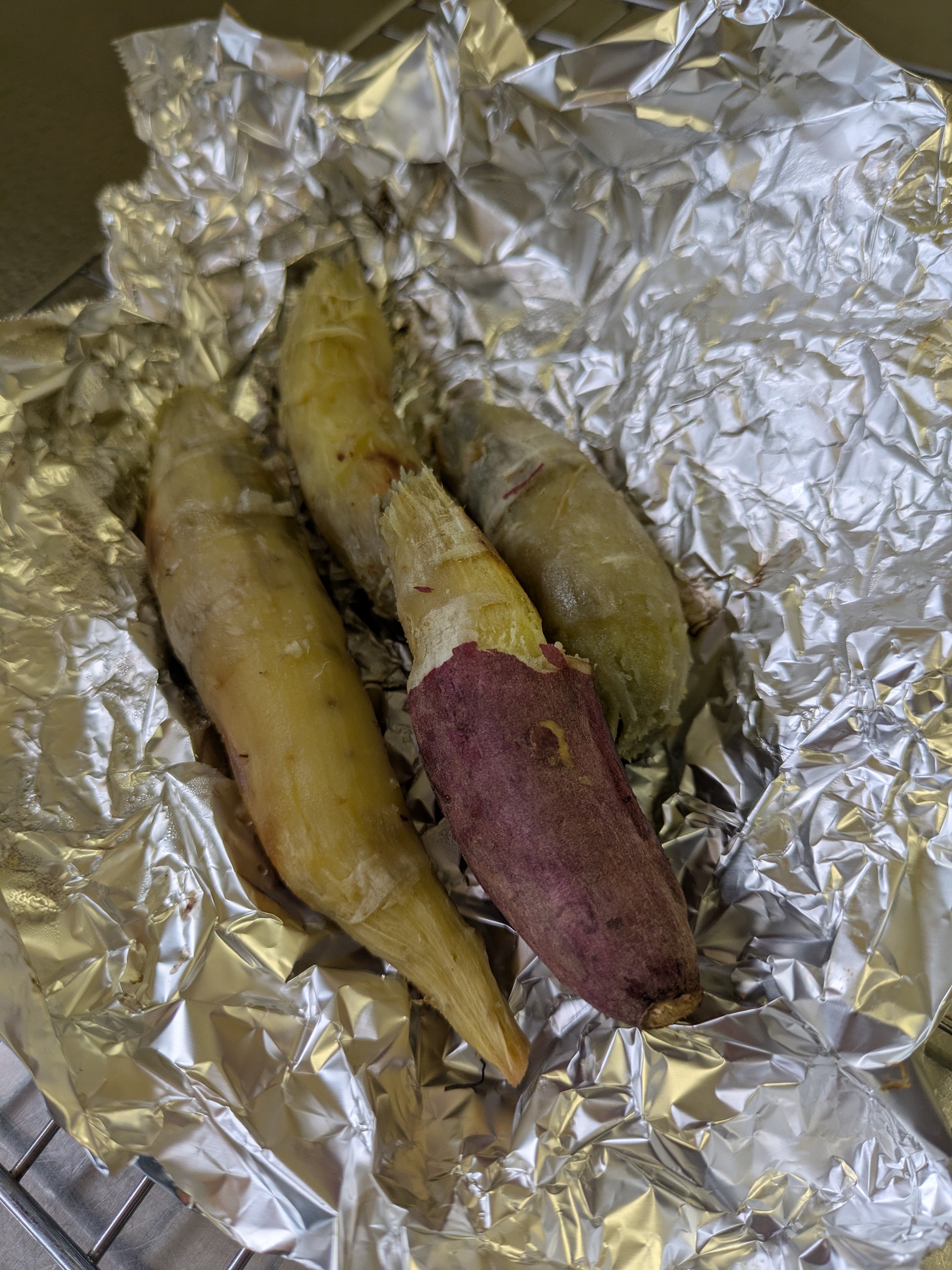 焼き芋まっちり米粉ロール