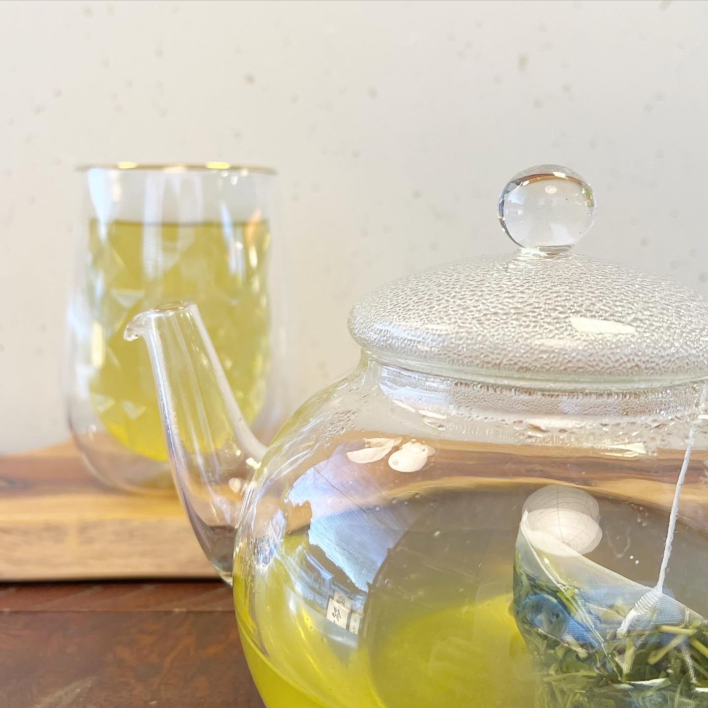 おうち時間に寄り添う滋賀県産合組緑茶のティーバッグ「おうちでお茶を」
