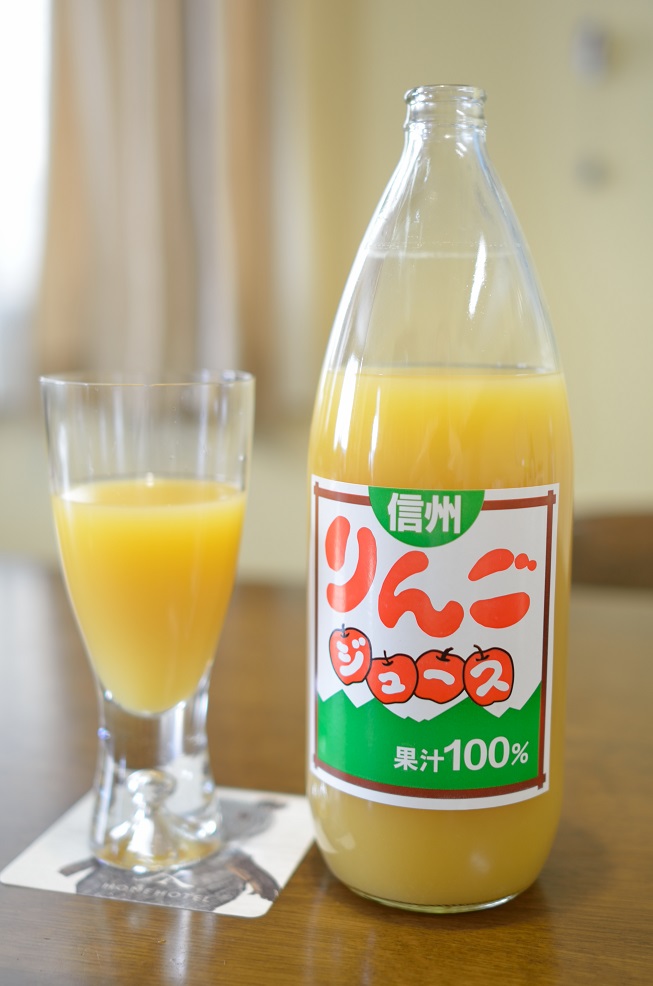 長野県産　果汁１００％リンゴジュース　1㍑瓶3本セットのご案内です